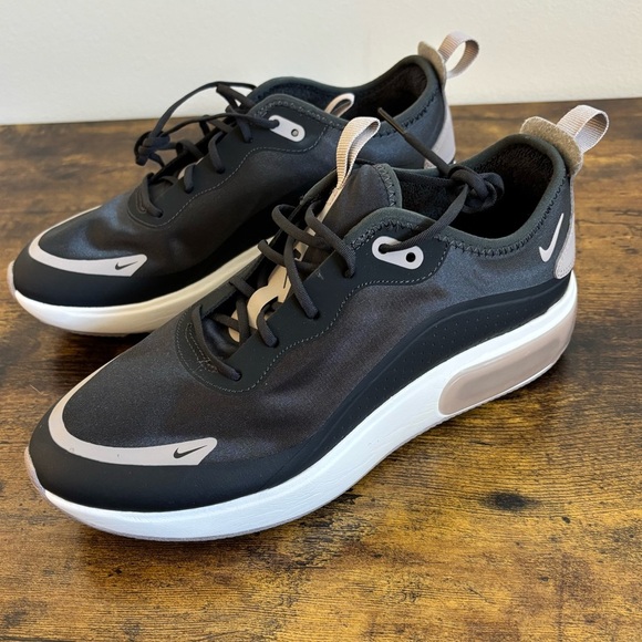 Nike Women's Air Max Dia Casual Sneakers from Finish Line - Picture 2 of 15